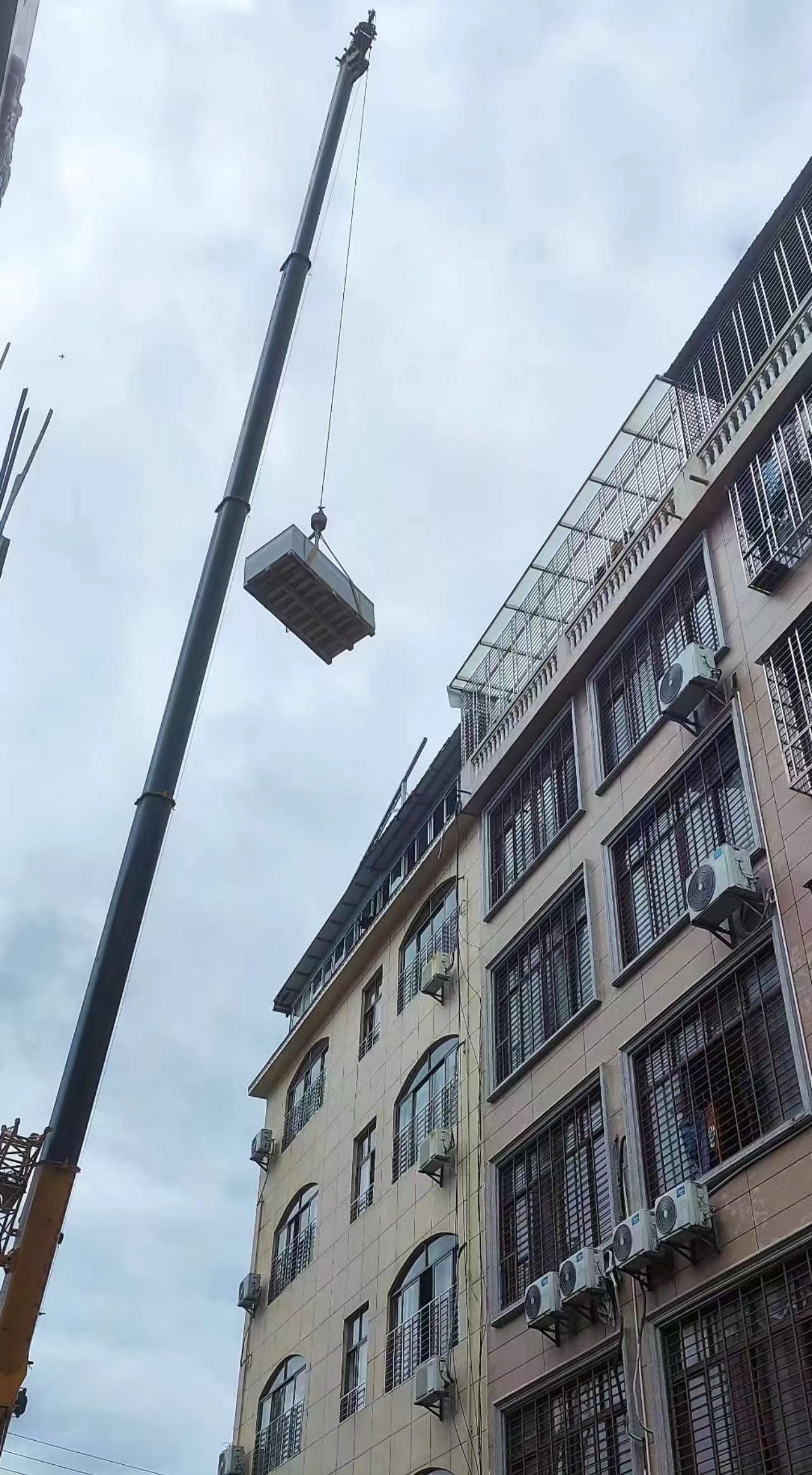 乌海市大件设备吊装租吊机