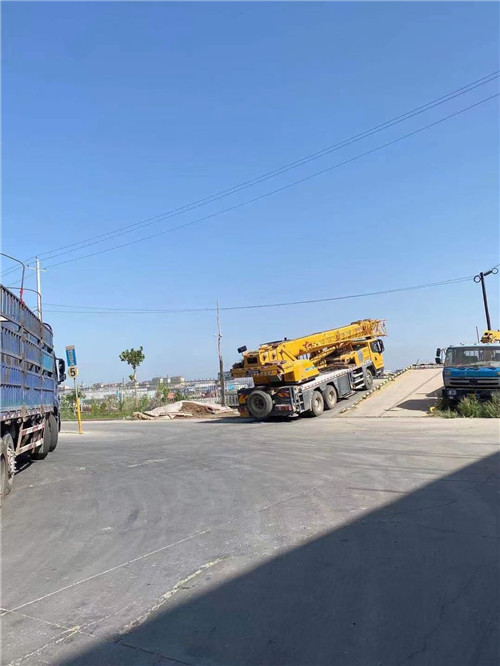 乌海市25吨吊车的租赁价格大概是多少？